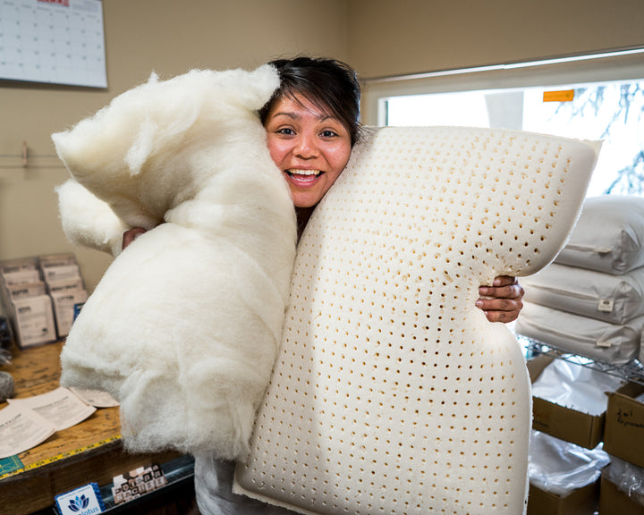 Natural Latex and wool pillow. Covered in a sateen fabric of organic cotton fibers.